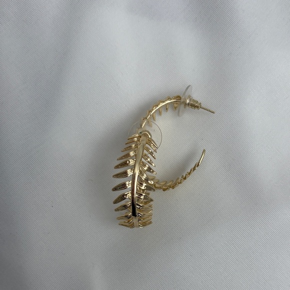 Kendra Scott “Kayla” Earrings - Picture 5 of 5